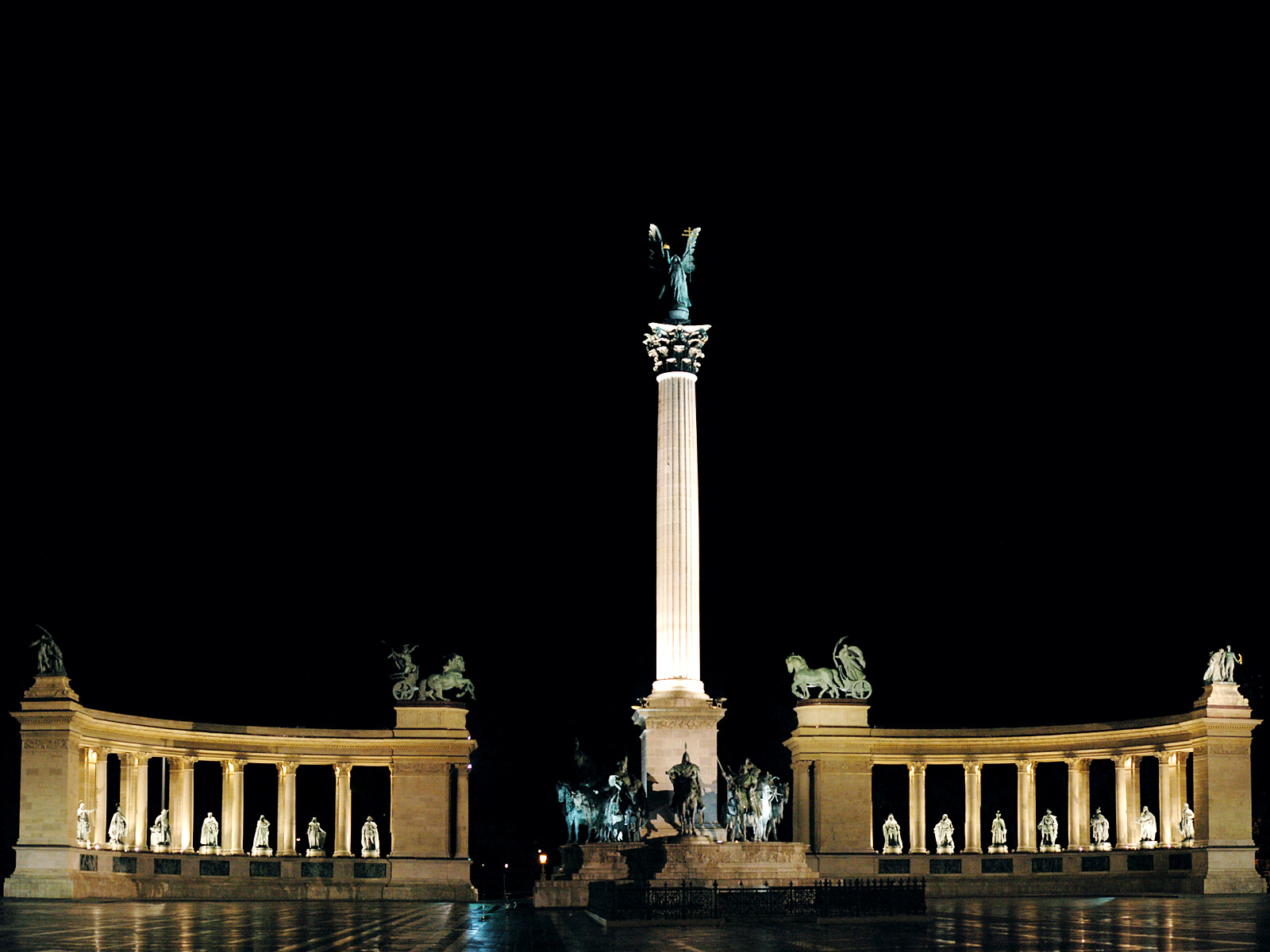 Heroes Square